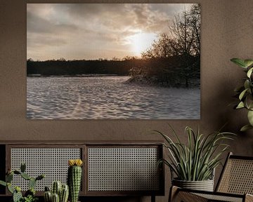 Het witte landschap in avondlicht van Floor Bogaerts