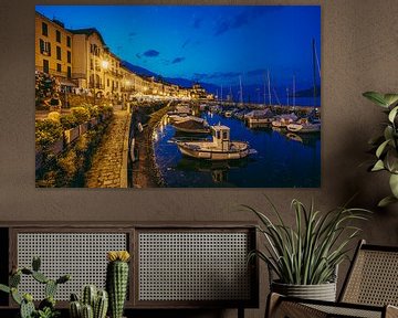 Stimmungsvoller Abend am Hafen von Cannobio, Lago Maggiore von Annie Jakobs