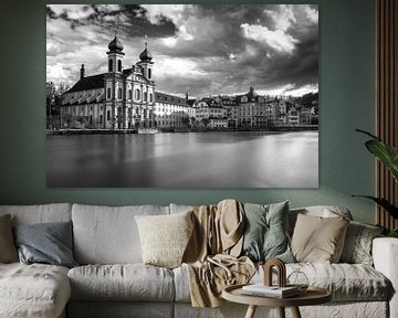 Luzern in black & white van Ilya Korzelius