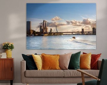 Willemsbrug met watertaxi van Prachtig Rotterdam
