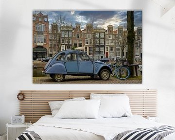 Oldtimer op de gracht van Foto Amsterdam/ Peter Bartelings