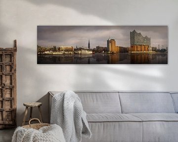 Panorama of the Hamburg skyline with reflection by Jonas Weinitschke