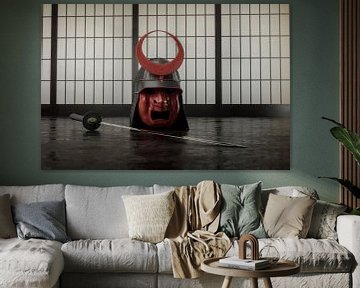 Antieke samurai helm naast katana zwaard in traditionele japanse kamer van Besa Art