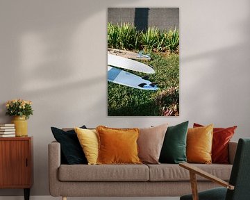 Surfplanken in de zon (analoge foto) van Lukas Schulz