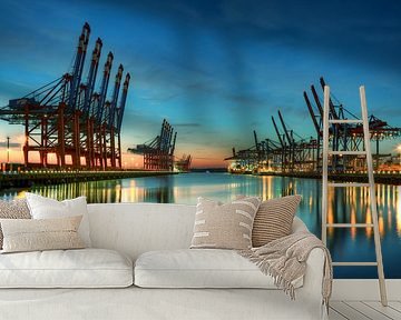 Hamburg - Blaue Stunde am Kai von Sabine Wagner