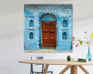 Blaue Fassade in Orccha, Indien von Theo Molenaar