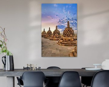 Zonsondergang over Stupa's Borobudur van Eduard Lamping