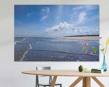 Baltrum strand met zee en wolken 2 van Anja B. Schäfer