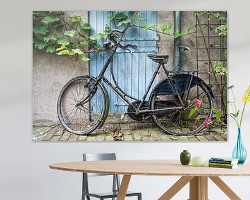 Nature morte avec une bicyclette.