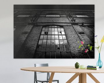 Oude fabriek (klassieke zwart-wit fotografie) van Rob Blok