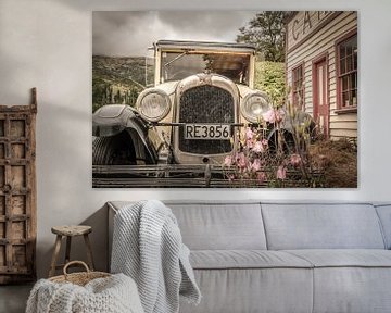 Vintage car at Cardrona Hotel, New Zealand by Christian Müringer