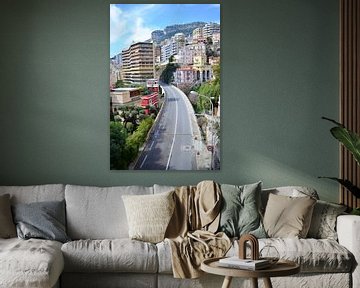 Gezicht op Montecarlo in Monaco, de Franse Rivièra, autosnelweg en gebouwen in de Middellandse Zee van Carolina Reina