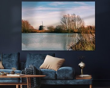 Hollandse molen aan het water