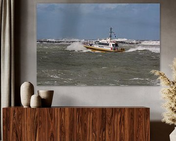 Pilot Tender Lacerta door de woeste golven IJmuiden. van scheepskijkerhavenfotografie