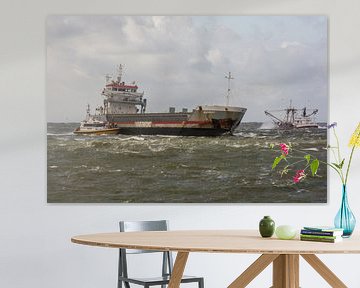Schepen aan de horizon bij  zuidpier IJmuiden. van scheepskijkerhavenfotografie