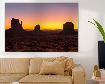 Monument Valley bei Sonnenaufgang, Arizona, USA von Markus Lange