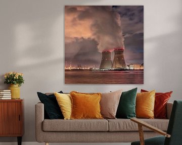 Kernkraftwerk Doel in der Nacht mit Rauchwolken, Antwerpen von Tony Vingerhoets