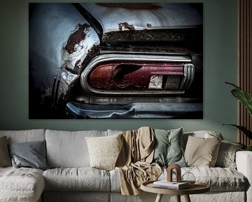 Un vieux Datsun 120y rouillé abandonné