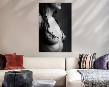 Fotomalerei eines nackten Frauenkörpers mit Wassertropfen
