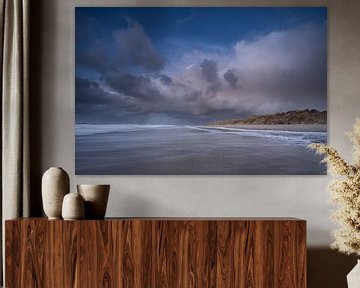 Ruige zee en wolken langs de kust van Zeeland! van Peter Haastrecht, van