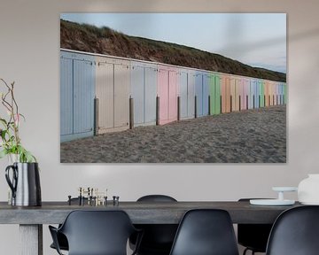 Gekleurde strandhuisjes van Ooks Doggenaar