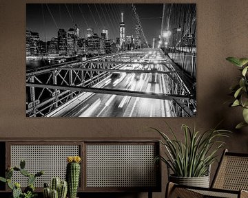 Nuit sur le pont de Brooklyn (noir et blanc) sur Sascha Kilmer