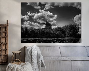 Moulin près de Kinderdijk en noir et blanc