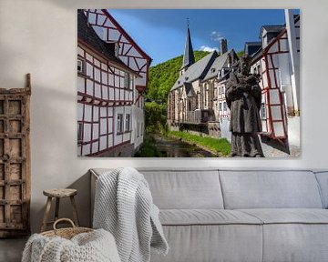 Das malerische Dorf Monreal in der Eifel von Reiner Conrad