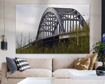 Oude stalen boogbrug Lekbrug over de rivier de Lek tussen Vianen en Nieuwegein van Robin Verhoef