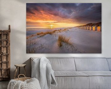 Coucher de soleil sur la plage de Westerschouwen sur Schouwen-Duivenland en Zélande avec des dunes a sur Bas Meelker