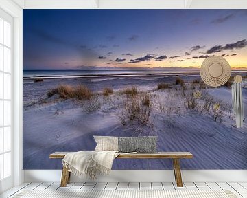 Sonnenuntergang am Strand bei Westerschouwen auf Schouwen-Duivenland in Zeeland. Das letzte Licht de von Bas Meelker