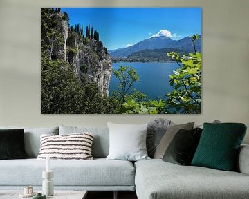 Côte escarpée du lac de Garde sur SusaZoom