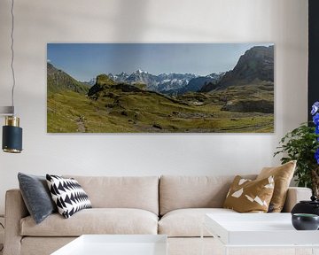 Panoramablik op Eiger, Monch en Junfrau vanuit het Kiental. van Sean Vos