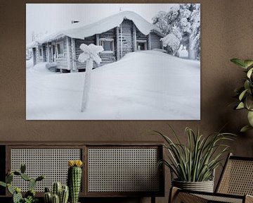 Zwartwit foto hut Lapland van Rene du Chatenier