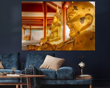 Gouden Boeddha in Thaise tempel van Jack Donker