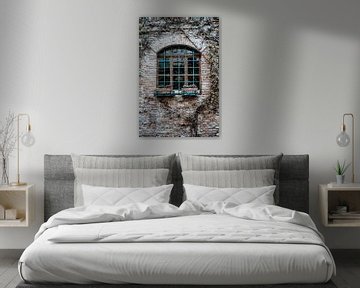 Fenster mit Wand und Natur in Italien von Milene van Arendonk