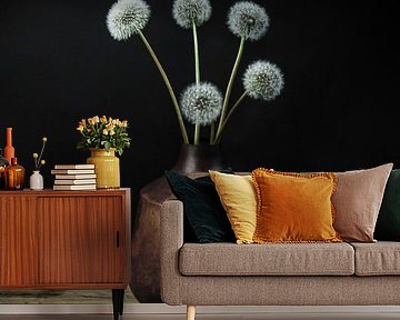 Modern still life flowers in a vase "dandelion fluff" by By Marjolein Design