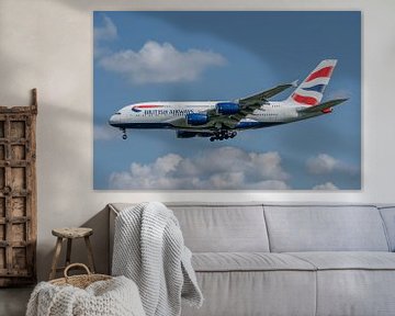 Airbus A380 van British Airways in de landing gefotografeerd bij Londen Heathrow Airport. van Jaap van den Berg