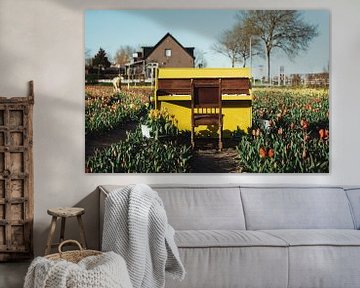 Gele piano tussen de tulpen | Hillegom, Zuid-Holland, Nederland van Sanne Dost