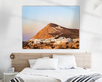 Zonsondergang over de witte huizen van het eiland Folegandros | Reisfotografie Griekenland van Teun Janssen