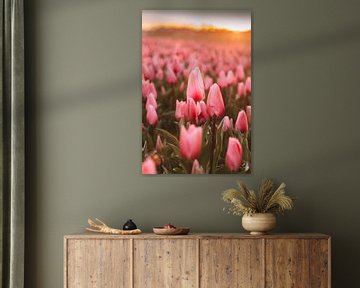 Roze tulp van May Leigh De Lima