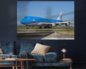 KLM Boeing 747-400M combi, de PH-BFV, gespoten in de meeste recente livery, taxiet richting de Polde van Jaap van den Berg