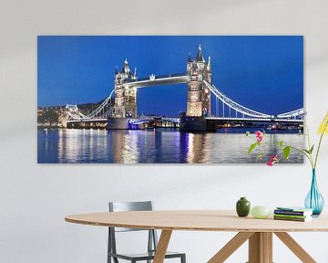 Tower Bridge zur blauen Stunde in London von Markus Lange