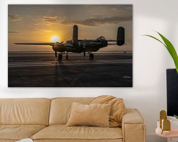 North American B-25 Mitchell en zonsopkomst! van Jaap van den Berg