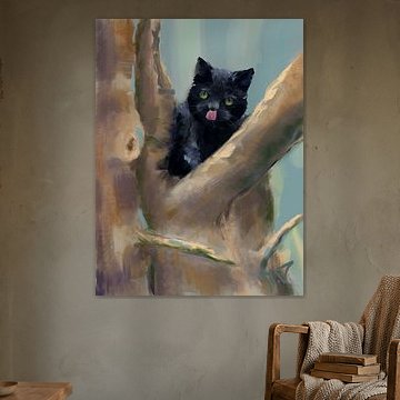 Schwarze Katze im Baum