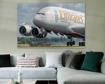 Abheben! Ein Emirates Airbus A380 hebt von der Polderbaan ab. von Jaap van den Berg