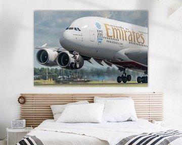 Take-off! Een Airbus A380 van Emirates stijgt op van de Polderbaan. van Jaap van den Berg