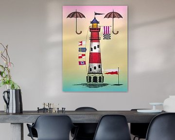 Phare avec drapeaux et parapluie