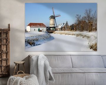 Kilsdonkse molen in de sneeuw van Antwan Janssen