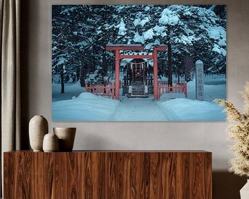Klein altaar met een torii poort en lampje van Mickéle Godderis